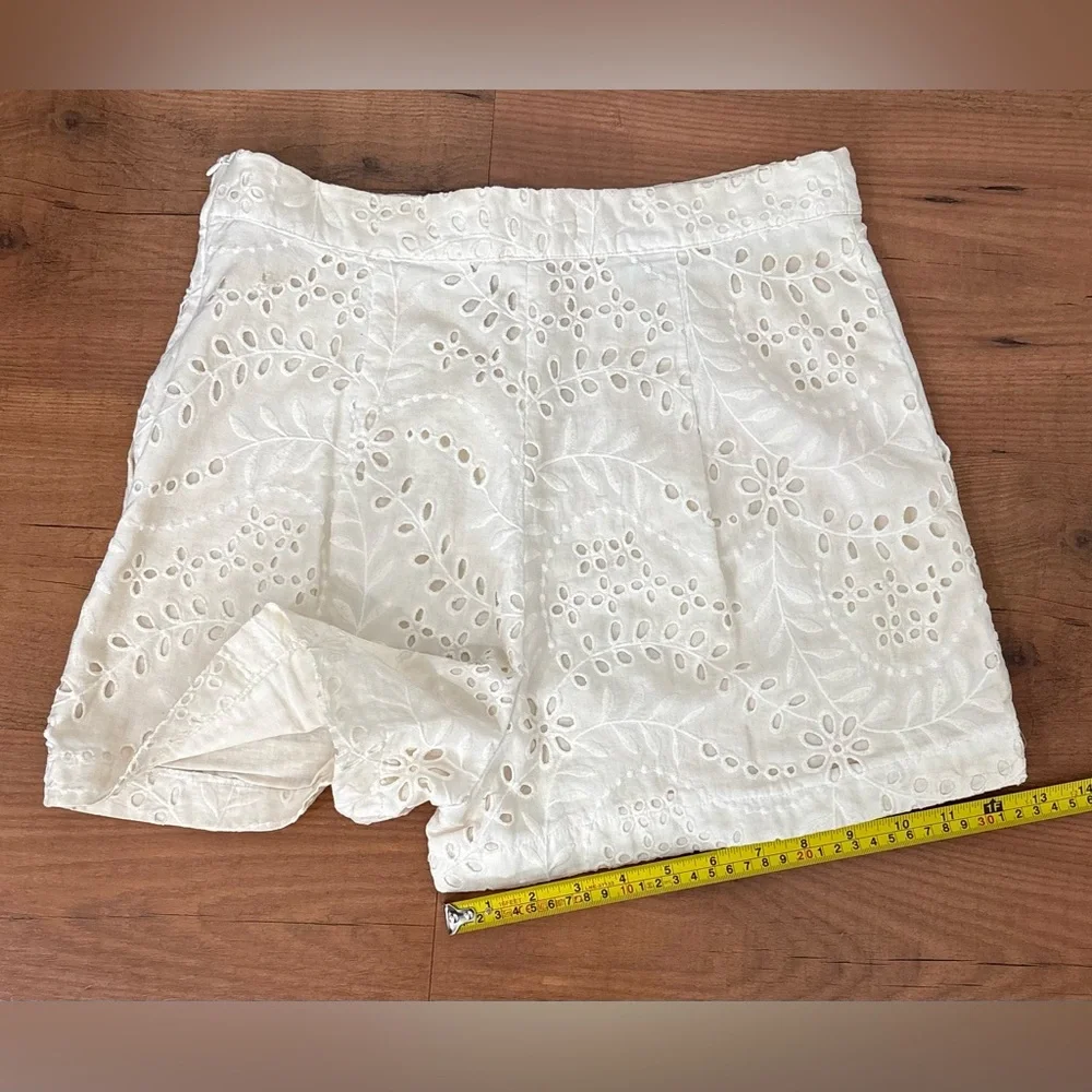 Zara Cream Eyelet Shorts Bermudas